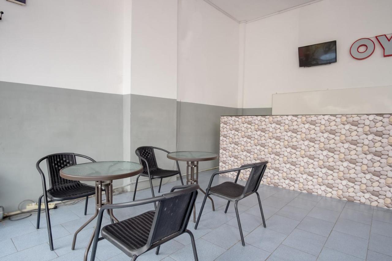 Oyo 447 Hutasimo Residence Медан Экстерьер фото